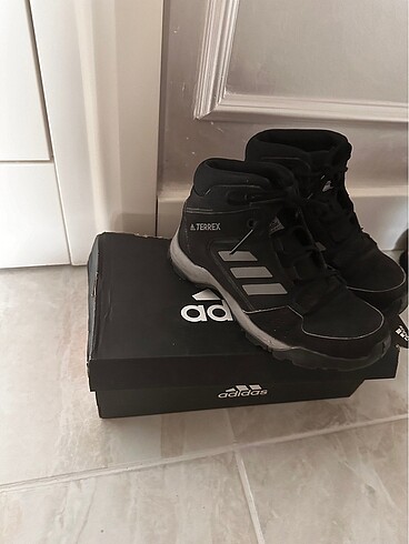 Adidas Adidas çocuk bot