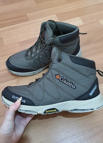 Columbia Outdoor Waterproof Haki Bot