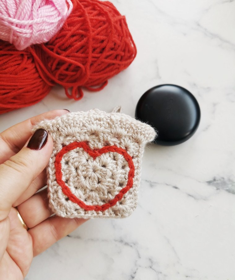 Nakışlı Bej Mini Pod kılıfı - Görsel 2