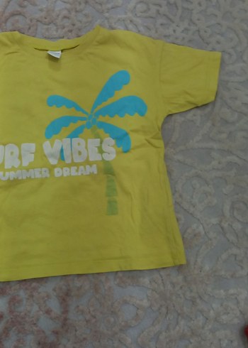 Erkek Çocuk Sarı V Yaka Baskılı Tişört - Görsel 3