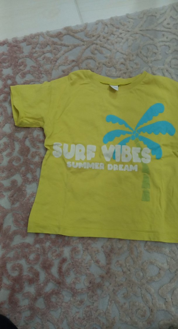 Erkek Çocuk Sarı V Yaka Baskılı Tişört - Görsel 2