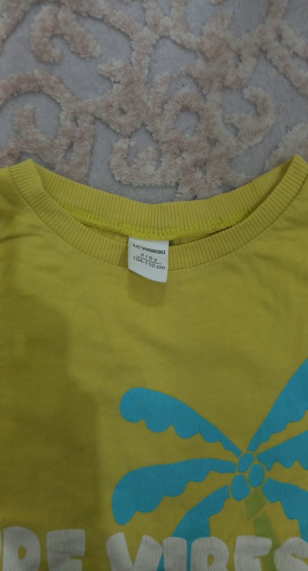 Erkek Çocuk Sarı V Yaka Baskılı Tişört - Görsel 5