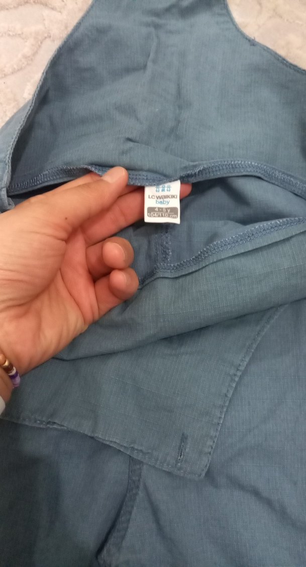 Erkek Çocuk Düğmeli Kot Şort Tulum - Görsel 4