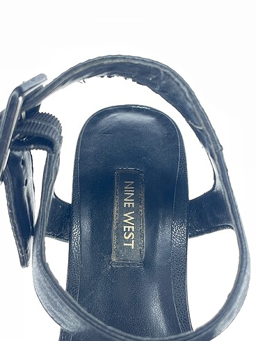 37 Beden siyah Renk Nine West Sandalet %70 İndirimli.