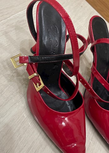 38 Beden Kırmızı Parlak Stiletto Yılan Desenli Kadın Ayakkabı