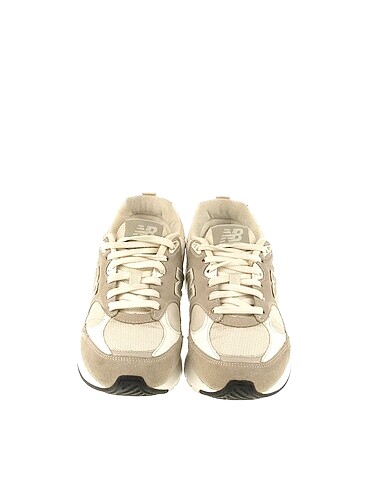 37,5 Beden New Balance Spor Ayakkabı %70 İndirimli.