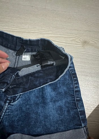 H&M Kadın Mavi Kemerli Mini Denim Şort