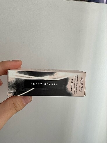 Fenty Beauty stick Kontür