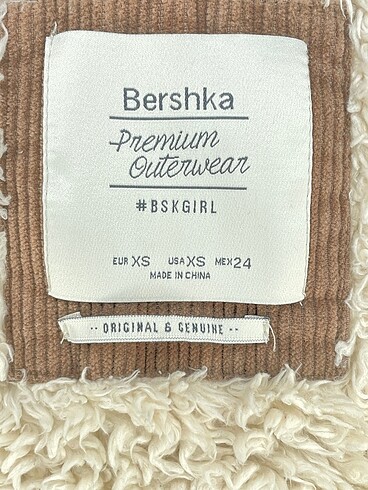 xs Beden çeşitli Renk Bershka Mont %70 İndirimli.