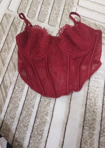 Bordo Dantel Detaylı Straplez Büstiyer