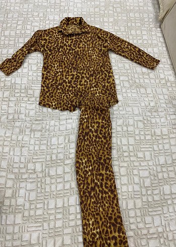 leopar desenli takim - Görsel 3