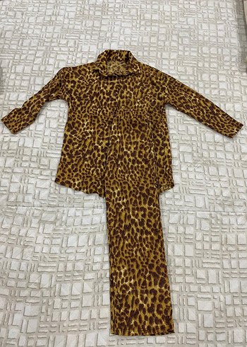 leopar desenli takim - Görsel 2