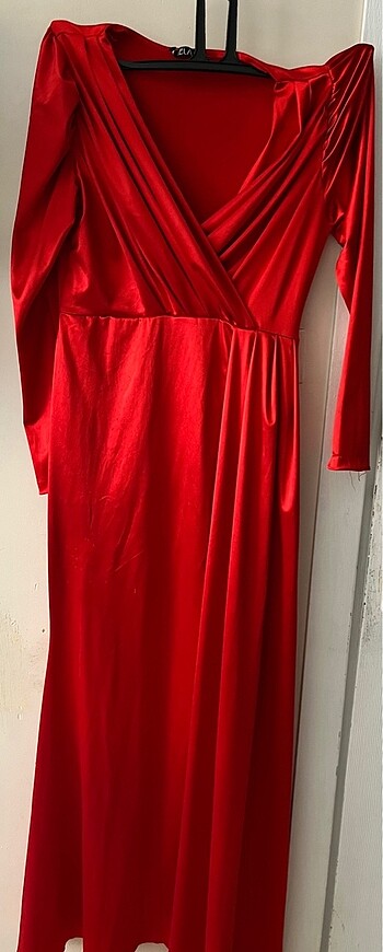 Zara Kırmızı Saten Abiye Elbise