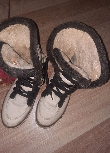 40 Beden ten rengi Renk M P coda botlari 600tl