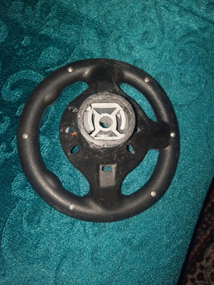 Gri Beyaz Oyun Direksiyonu akülü araba - Görsel 2