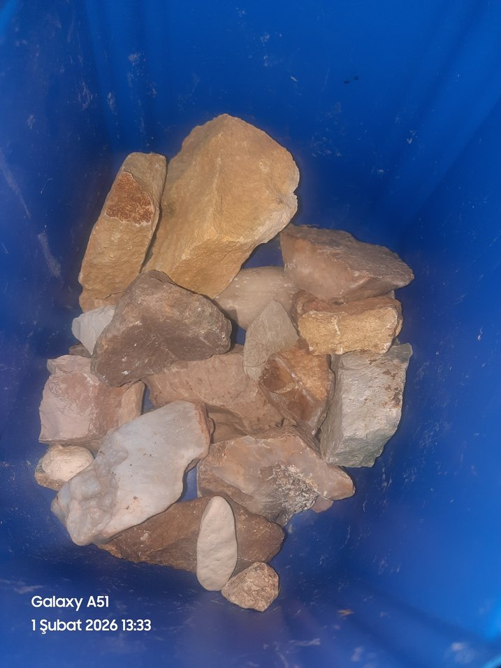 Mavi Kutuda Çeşitli Doğal Taşlar - Görsel 3