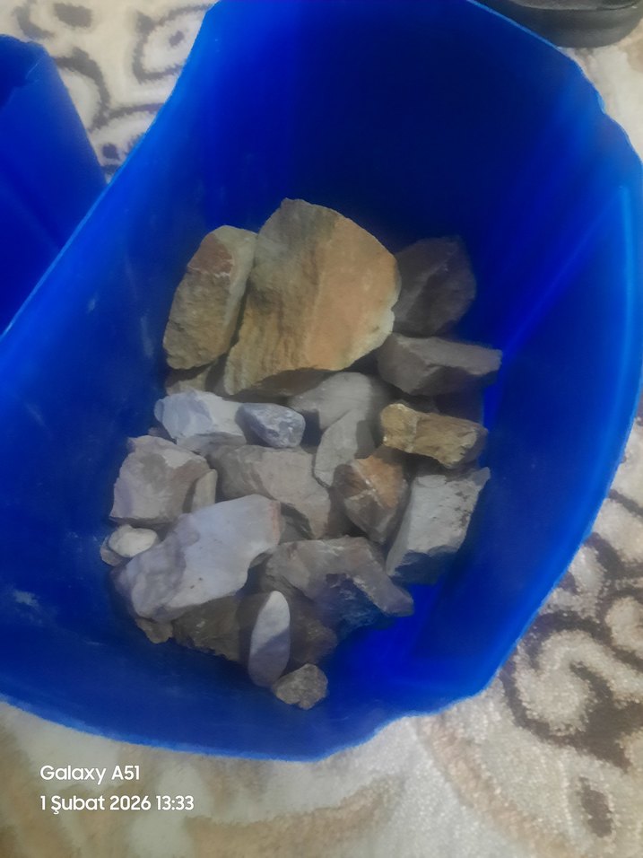 Mavi Kutuda Çeşitli Doğal Taşlar - Görsel 4