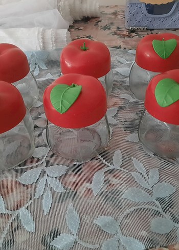 Kırmızı Elma Kapaklı Cam Saklama Kabı