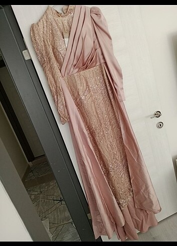 Kuyruklu tesettür abiye - Görsel 7