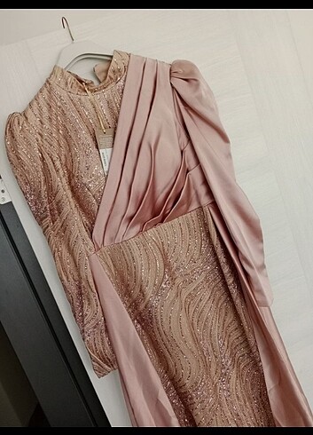 Kuyruklu tesettür abiye - Görsel 8