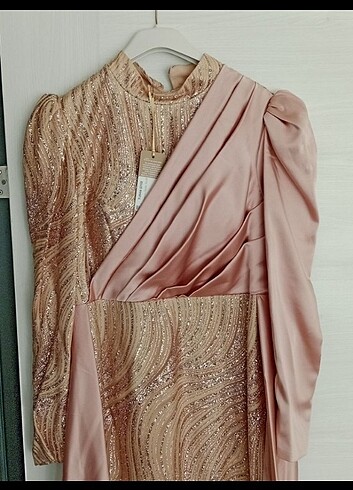 Kuyruklu tesettür abiye - Görsel 10