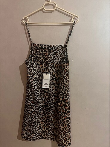 Zara Zara etiketli leopar elbise