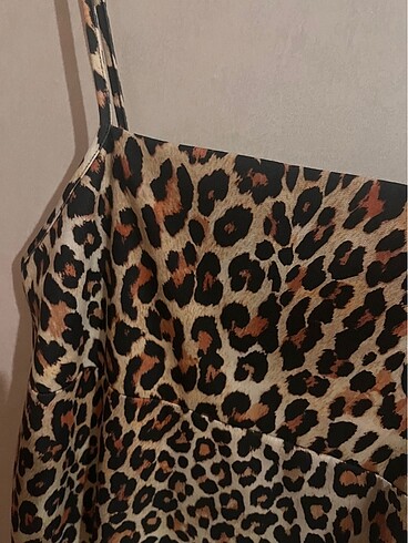 l Beden Zara etiketli leopar elbise