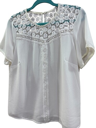 BEYAZ DANTELLİ BLUZ