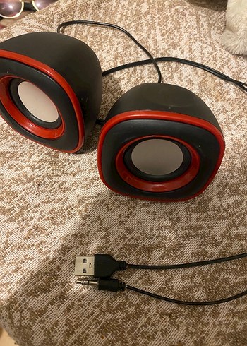 Kırmızı USB ve 3.5mm Girişli Masaüstü Hoparlör