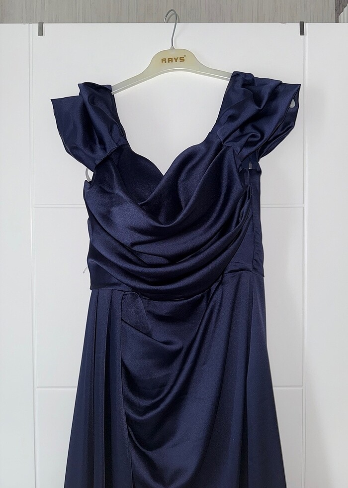 lacivert dusuk omuz abiye - Görsel 4