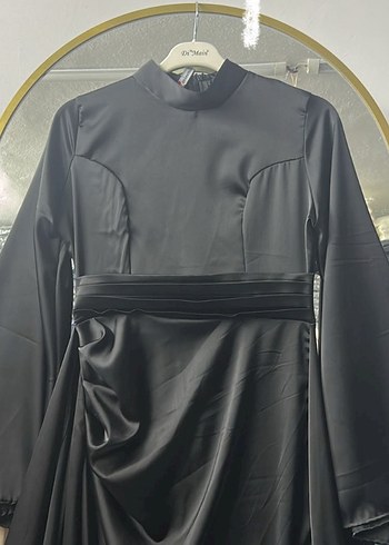Uzun Siyah Gotik Yüksek Yakalı Drapeli Elbise