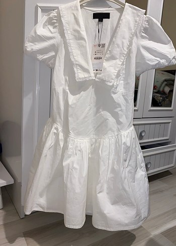 V yaka beyaz midi elbise, kısa kollu, salaş kesim - Görsel 3