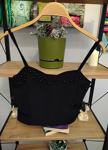 Siyah boncuklu crop