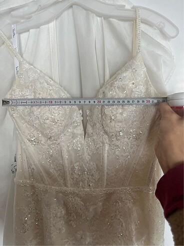 Oleg cassini gelinlik - Görsel 5