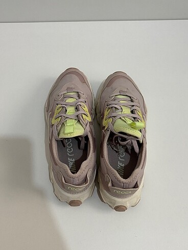 37,5 Beden ten rengi Renk Nike React Artemis
