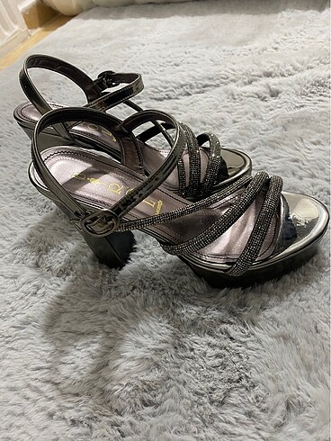 TOPUKLU ŞIK AYAKKABI - Görsel 5