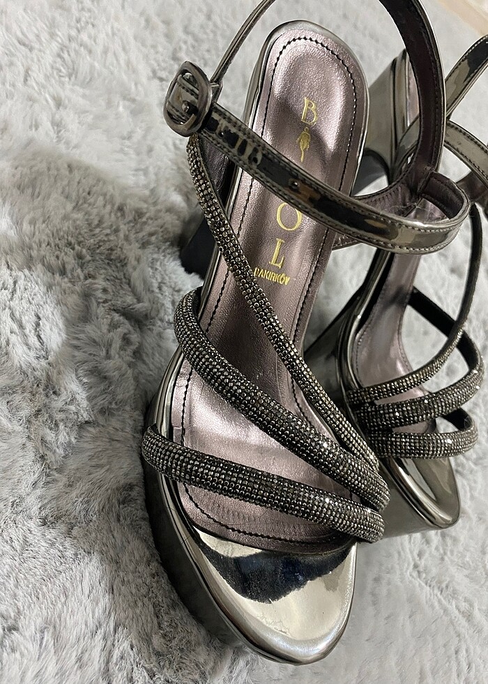 TOPUKLU ŞIK AYAKKABI - Görsel 2