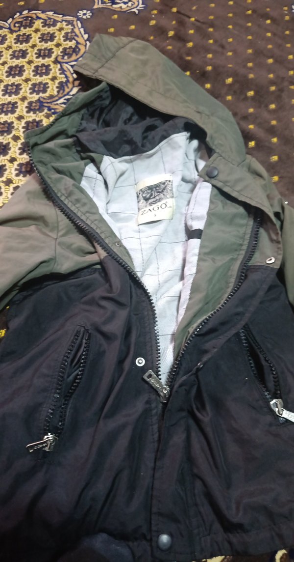 Erkek Çocuk Gri Kapüşonlu Ceket - Görsel 3