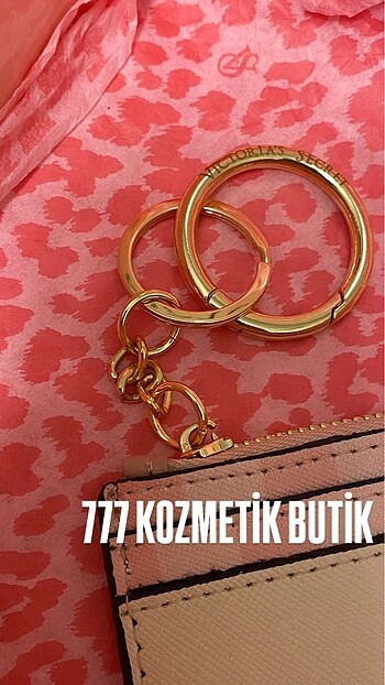 Victoria s Secret VİCTORİA SECRET PEMBE KARTLIK CÜZDAN KUTULU SIFIR ÜRÜN