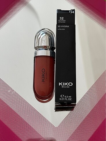KİKO GLOSS 32 NUMARA BARKOTLU KUTULU SIFIR ÜRÜN