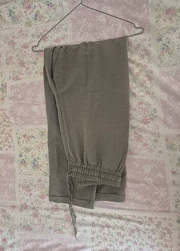 Koton çok rahat kumaş pantolon. Hiç giyilmedi.
