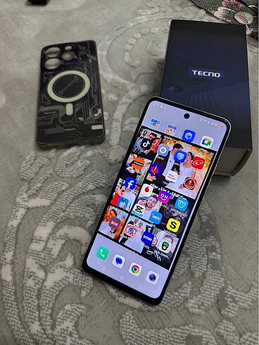  Beden Renk Tecno Spark 8+8 Ram 256 Hafıza tertemiz