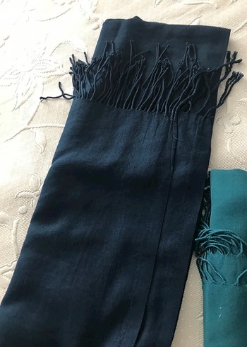 Kadın üç tane pashmina şal - Görsel 3