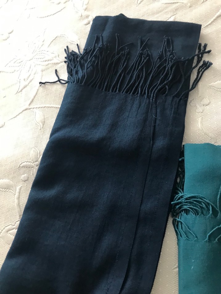 Kadın üç tane pashmina şal - Görsel 3