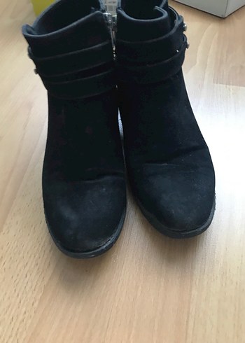 Siyah Süet Tokalı Kadın Bot - Görsel 4