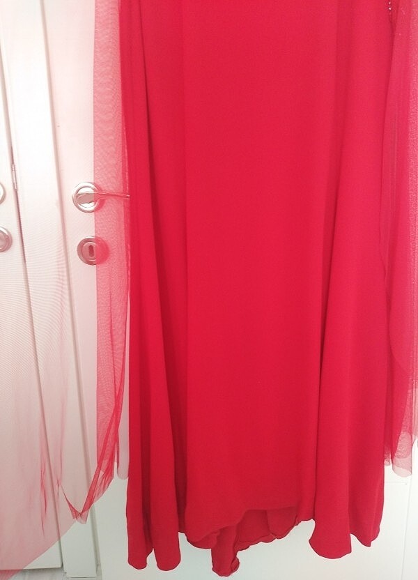 Kırmızı abiye - Görsel 4