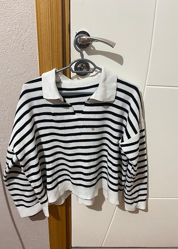 Çizgili Beyaz Gri Uzun Kollu Örgü Kazak - Görsel 3