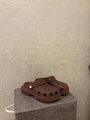 Crocs KAHVE TOPUKLU CROCS