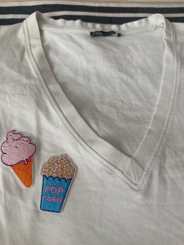 Nakışlı Beyaz tişört - Görsel 3