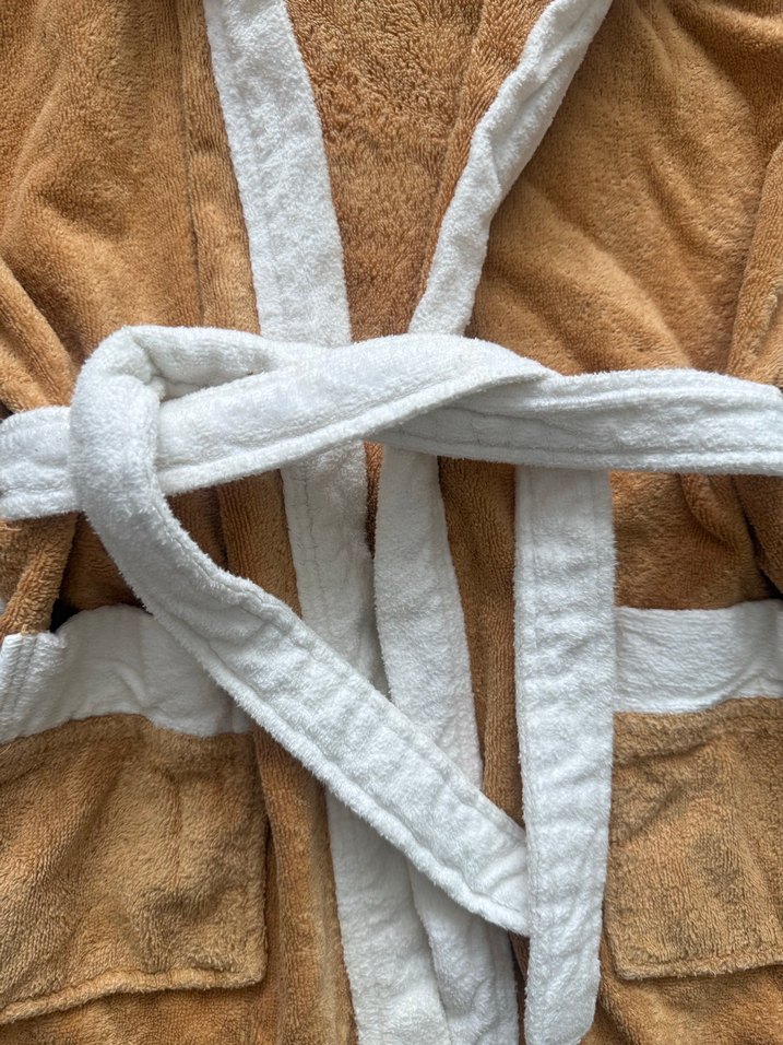 Kız Çocuk Kahverengi Nakışlı Polar Bornoz - Görsel 3